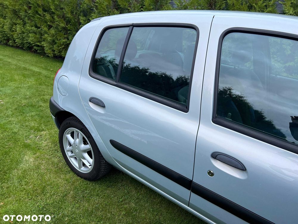 Renault Clio - 12