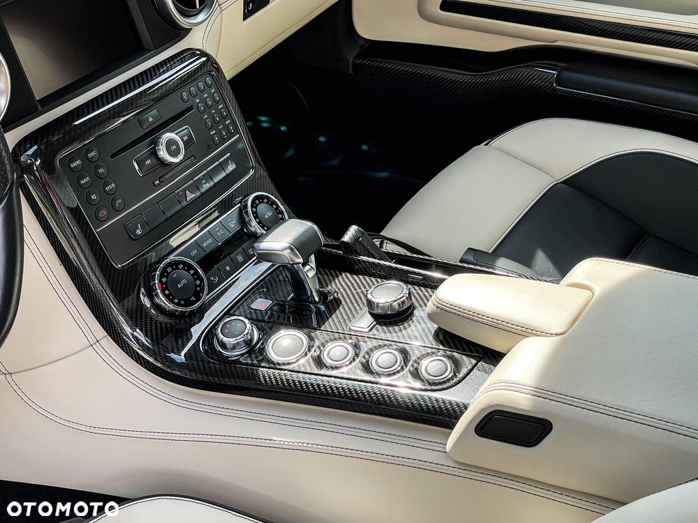 Mercedes-Benz SLS - 27