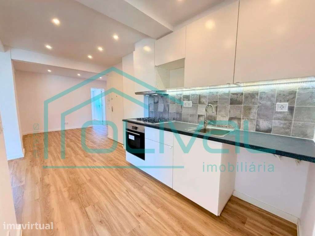 Apartamento T2 Centro Queluz - Grande imagem: 2/23