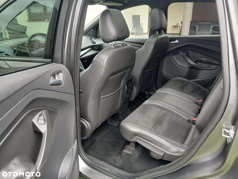 Ford Kuga 2.0 TDCi 2x4 ST-Line - 6