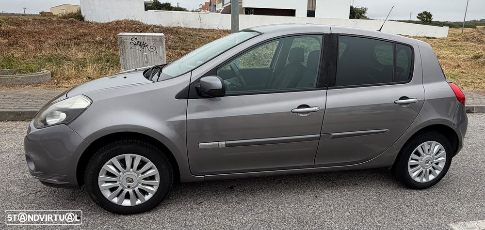 Renault Clio 1.2 16V Confort - 4