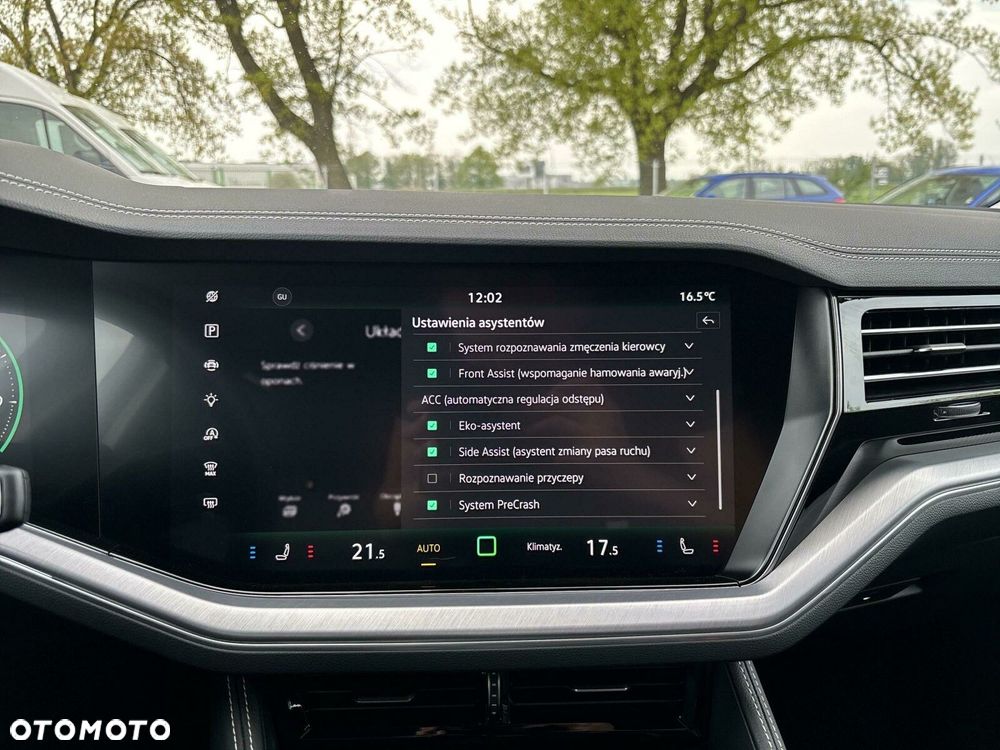 Volkswagen Touareg - 26