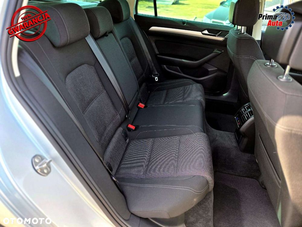 Volkswagen Passat - 4