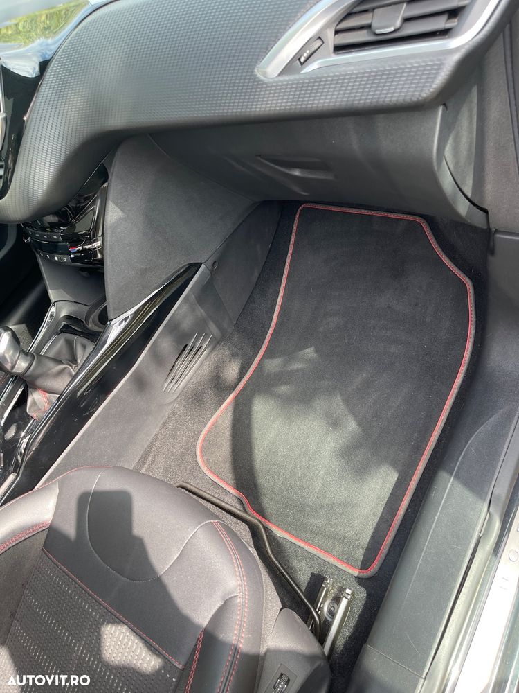 Peugeot 2008 1.2 PureTech Turbo GT-Line - 12