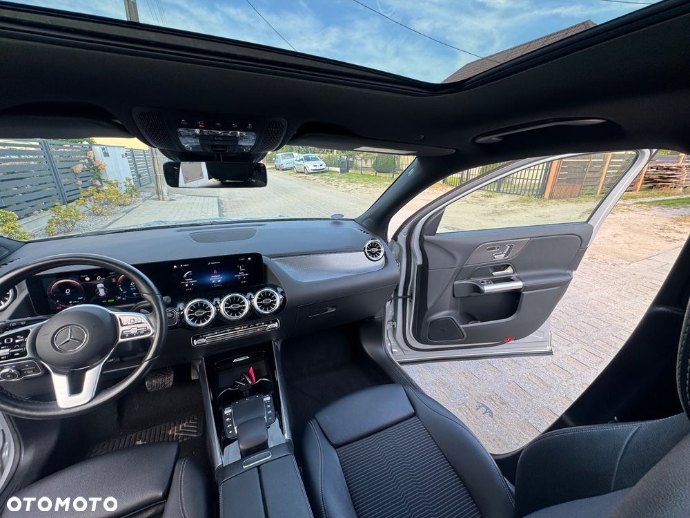 Mercedes-Benz GLA 250e AMG Line - 13