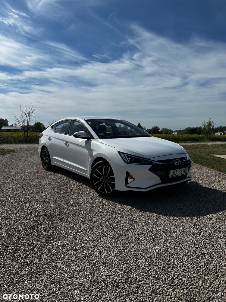 Hyundai Elantra 1.6 Comfort Premiere - 1