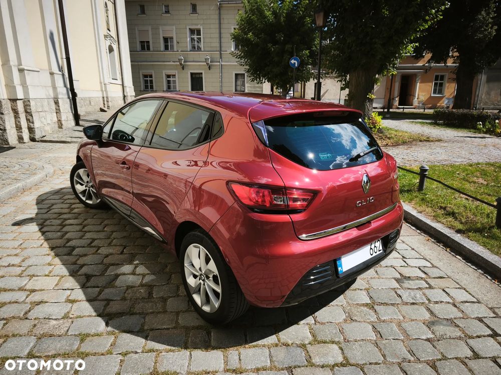 Renault Clio - 24