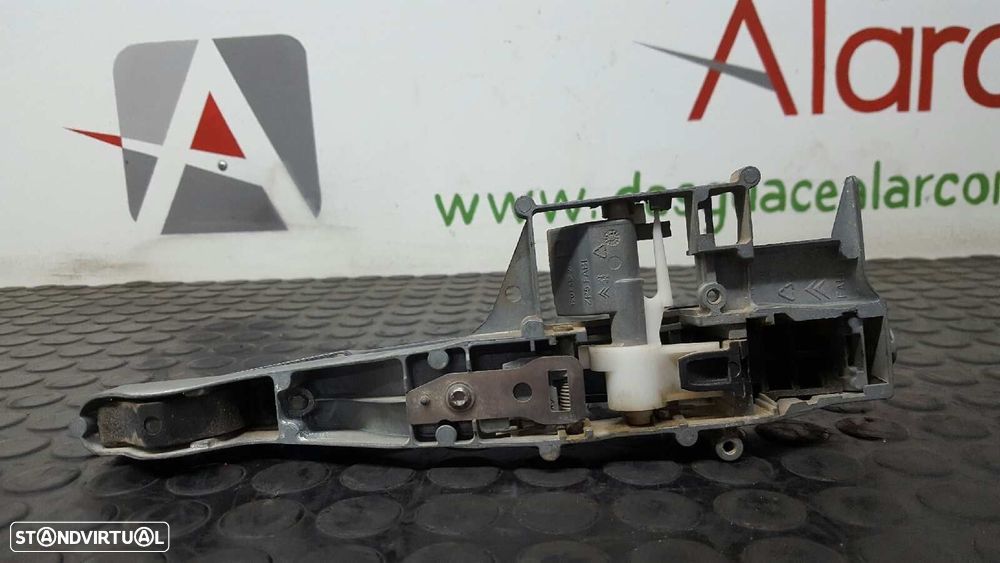 PUXADOR EXTERIOR TRASEIRO DIREITO PEUGEOT 308 1.6 16V HDI FAP - 2