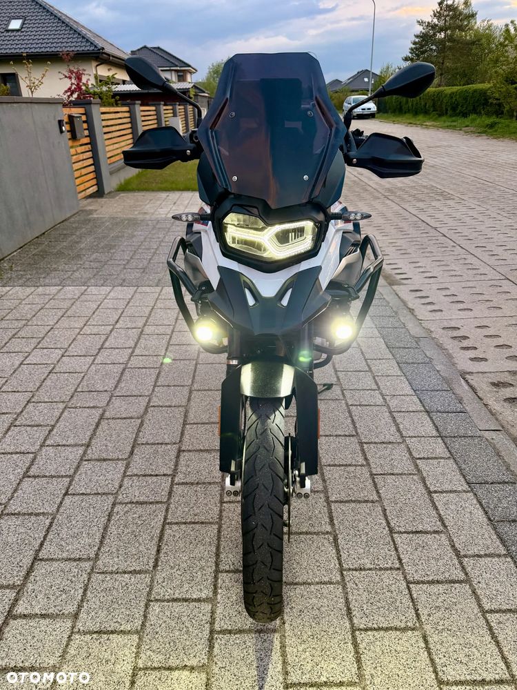 BMW F - 2