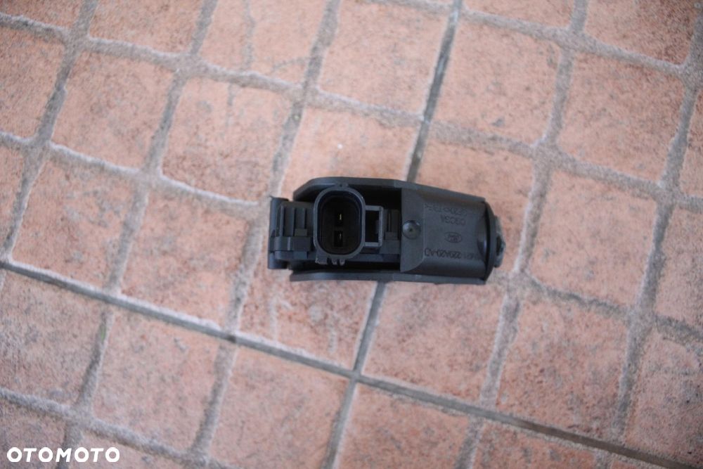 SIŁOWNIK KLAPKI WLEWU PALIWA FORD MONDEO MK4 6M21-220A20-AD - 2