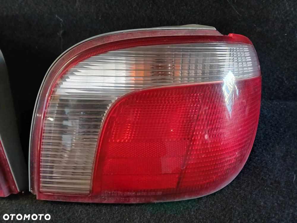 Toyota Yaris I Lampa tylna lewa, prawa - 2