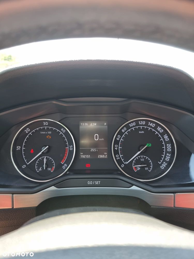 Skoda Superb 2.0 TDI Ambition DSG - 13