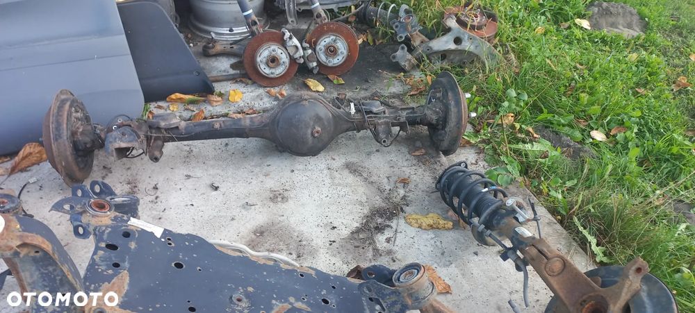 PÓŁOŚ PRAWA  TYŁ Z ABS SUZUKI JIMNY 2010r 70.000km - 1