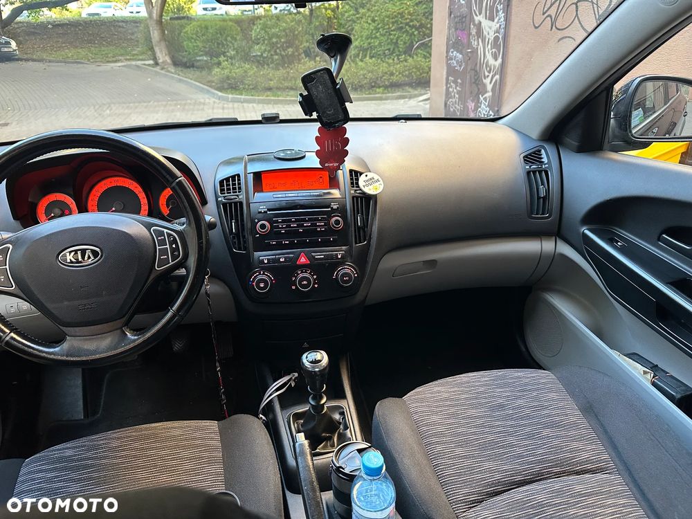 Kia Ceed - 6
