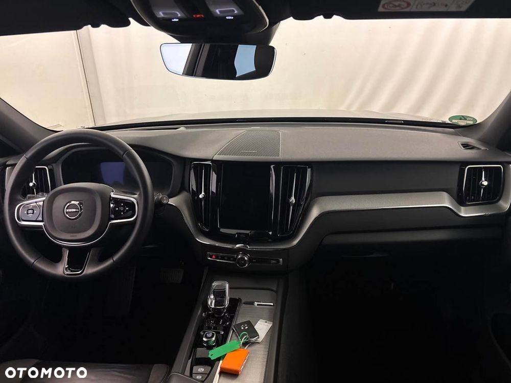 Volvo XC 60 B5 B AWD Ultimate Dark - 5
