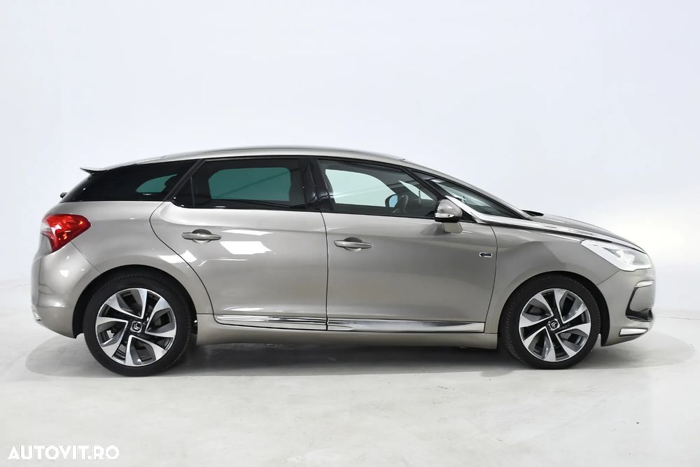 Citroën DS5 Hybrid4 EGS6 SportChic - 4
