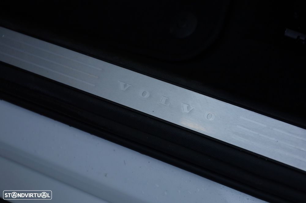 Volvo V60 2.0 T6 AWD TE Plus Dark - 35