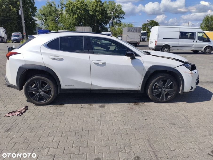 Lexus UX 250h Elegance AWD - 2