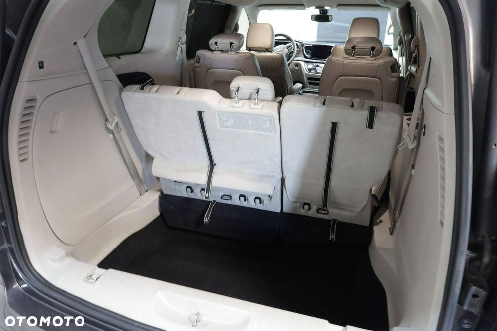 Chrysler Pacifica - 14