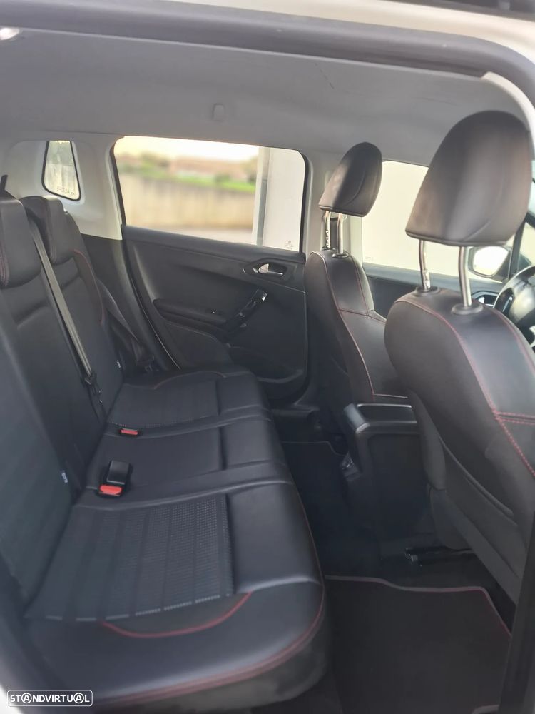 Peugeot 2008 1.6 BlueHDi GT Line - 9