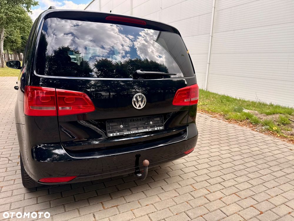 Volkswagen Touran - 14