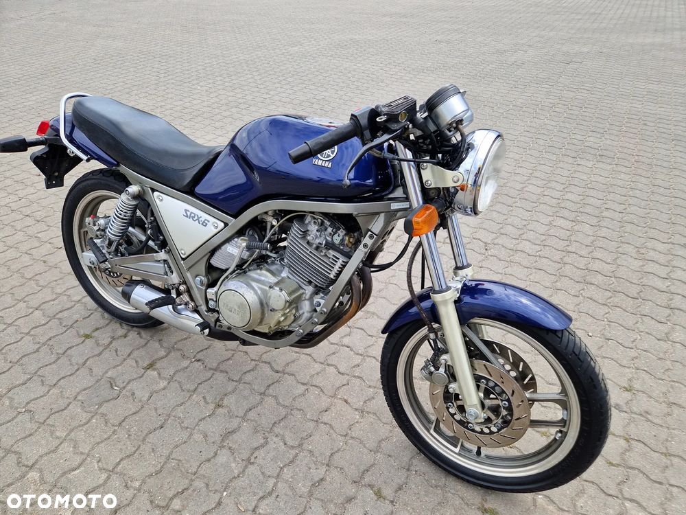 Yamaha SRX - 4