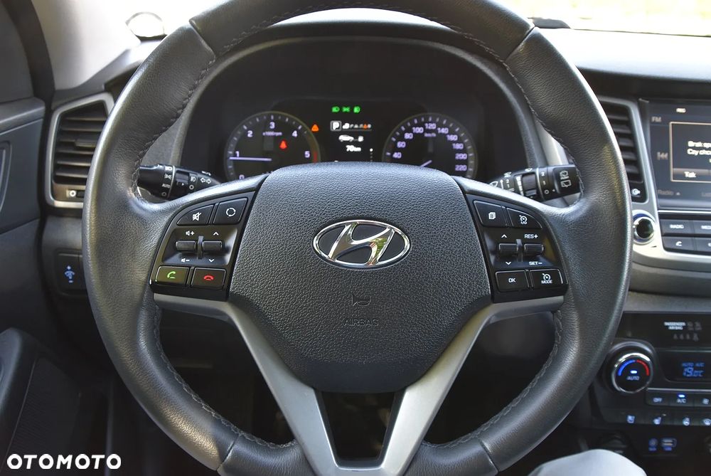 Hyundai Tucson 2.0 CRDI 4WD Automatik Premium - 31