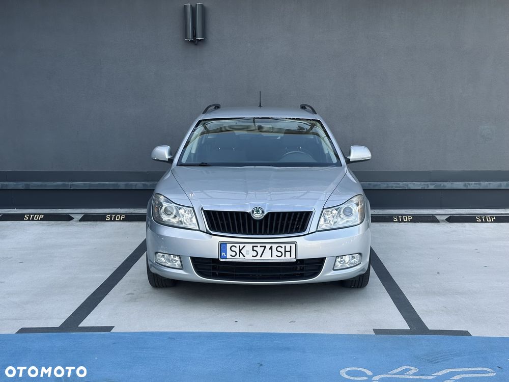 Skoda Octavia 2.0 TDI DPF DSG Elegance - 1