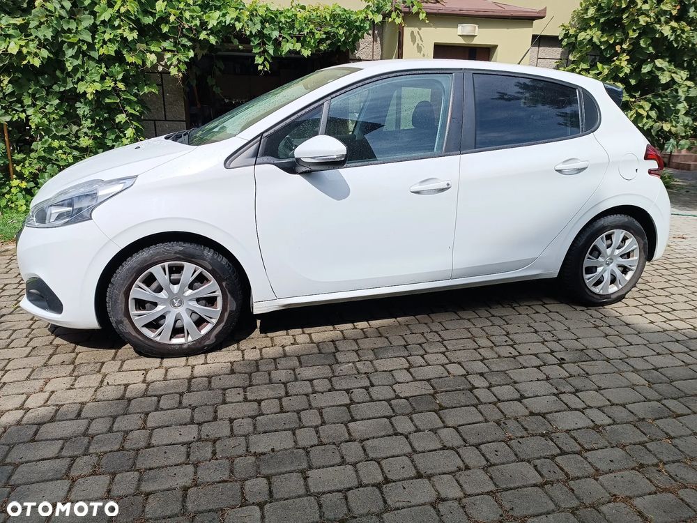 Peugeot 208 - 6