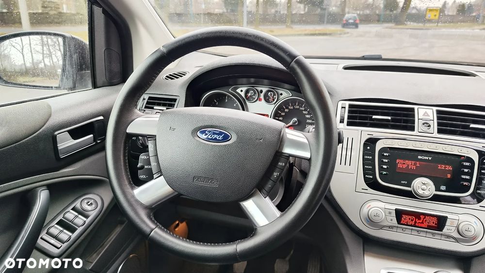 Ford Kuga 2.0 TDCi 4WD Titanium - 24