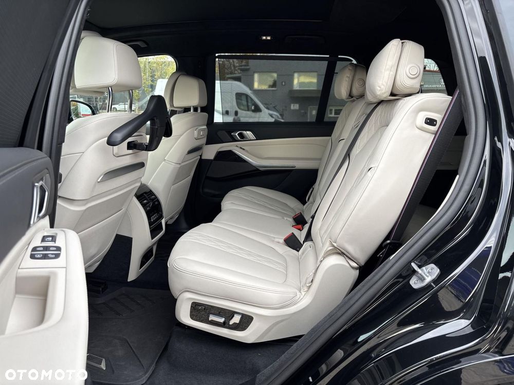 BMW X7 - 14