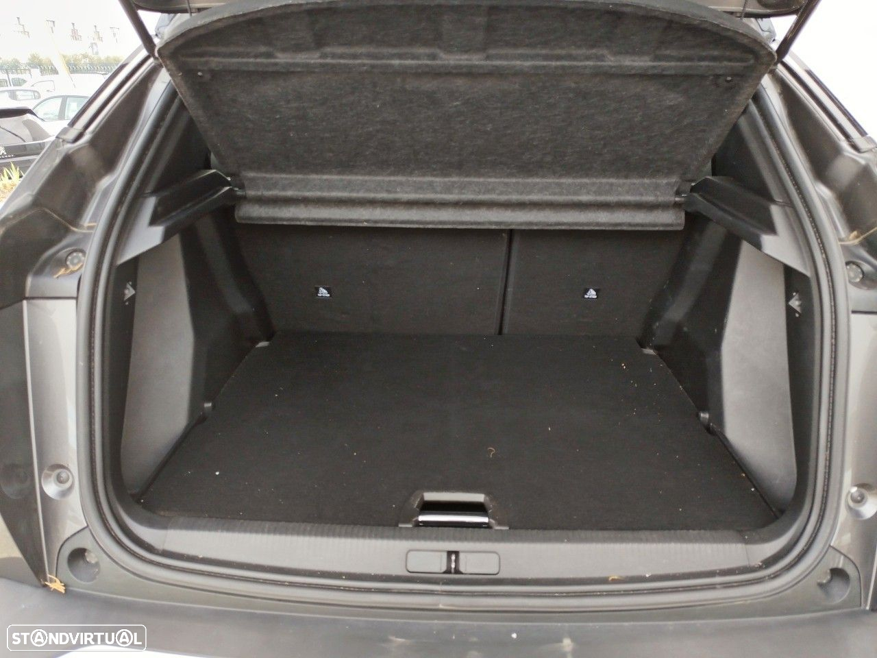 Peugeot 2008 - 6