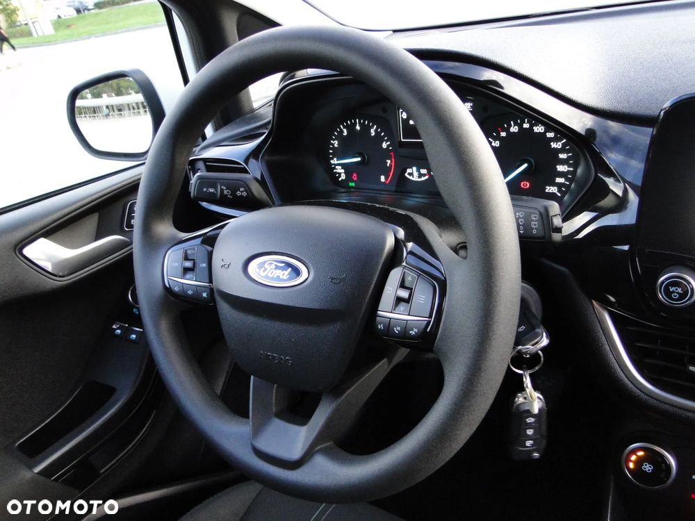 Ford Fiesta - 30