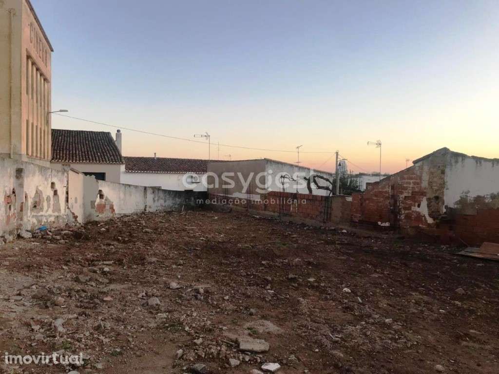 Moradia para recuperar no centro de Salvada com 356 m2 - Grande imagem: 3/12