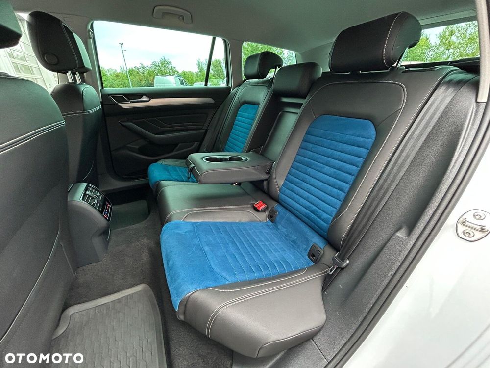 Volkswagen Passat Variant 2.0 TDI EVO Elegance DSG - 19