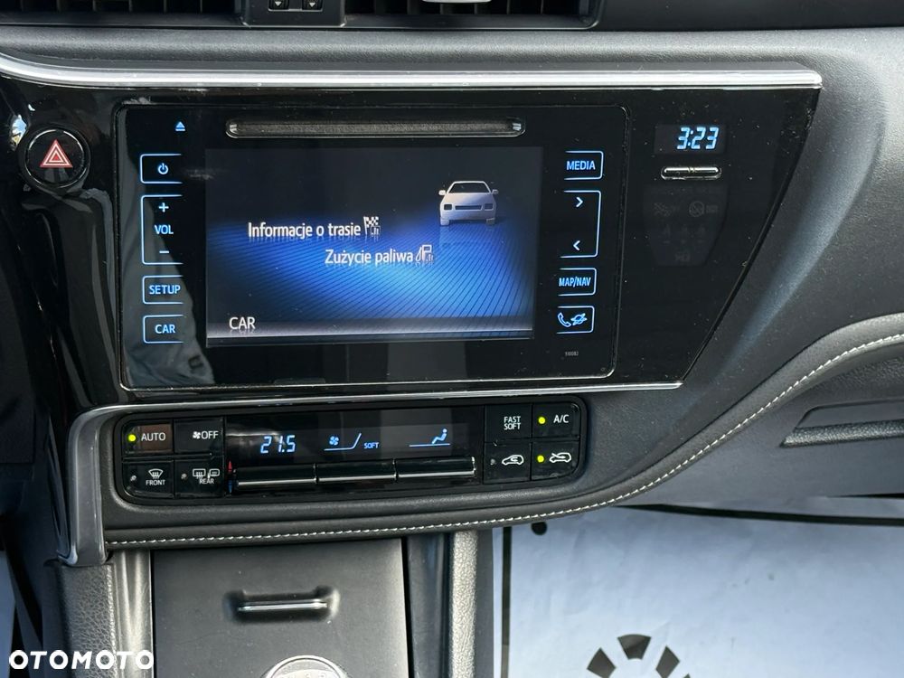 Toyota Auris 1.6 Premium - 11