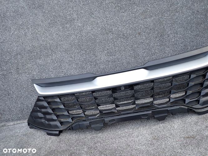 KIA SPORTAGE V 5 21- atrapa grill pod kamerę struktura - 2