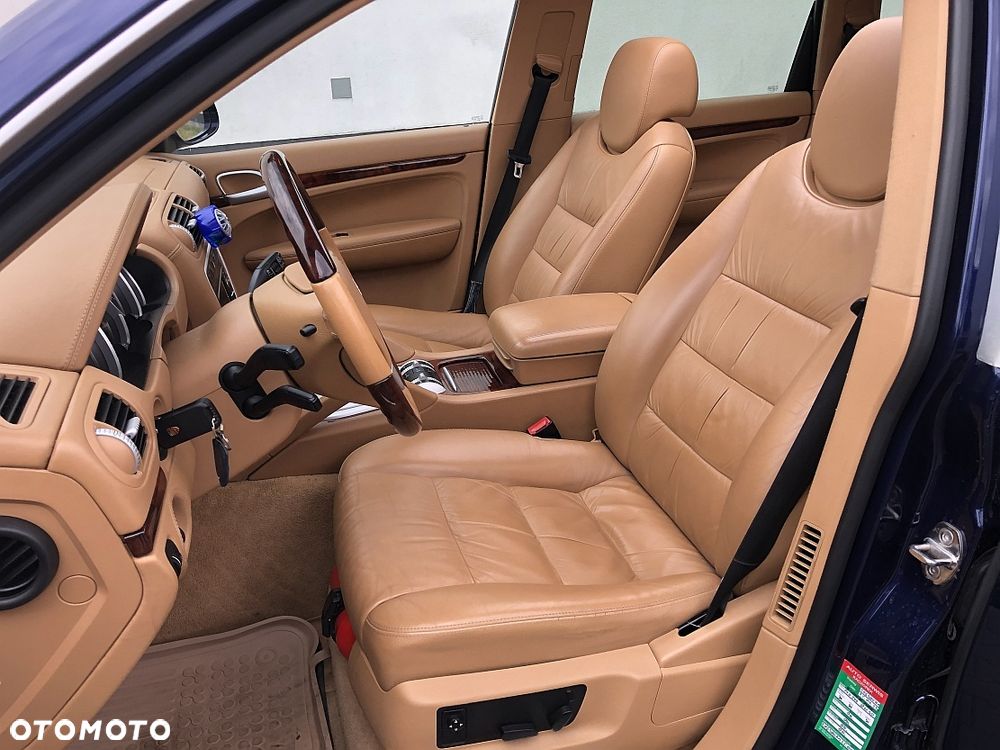 Porsche Cayenne - 9