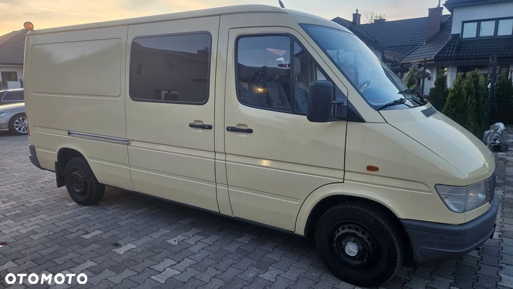 Mercedes-Benz SPRINTER 214 - 9