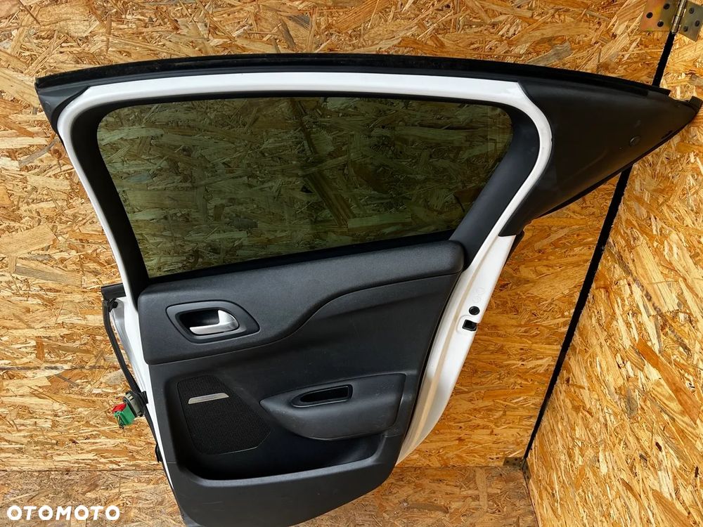 Drzwi TYLNE PRAWE prawy tył CITROEN DS4 I Kod lakieru: EWP - 10