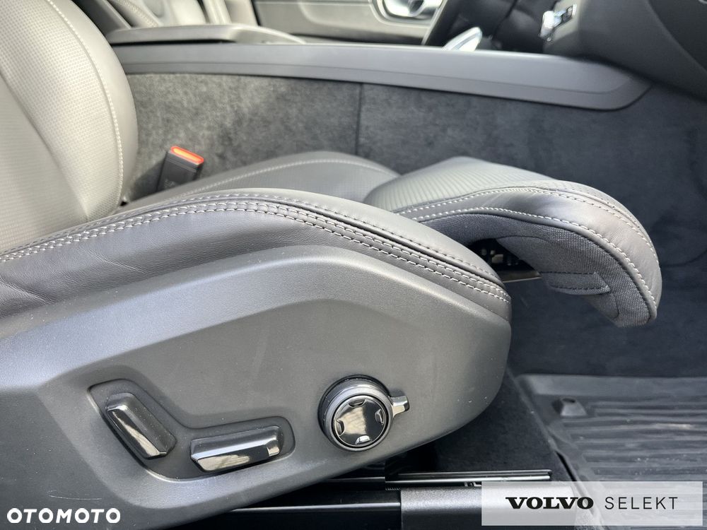 Volvo XC 60 - 30