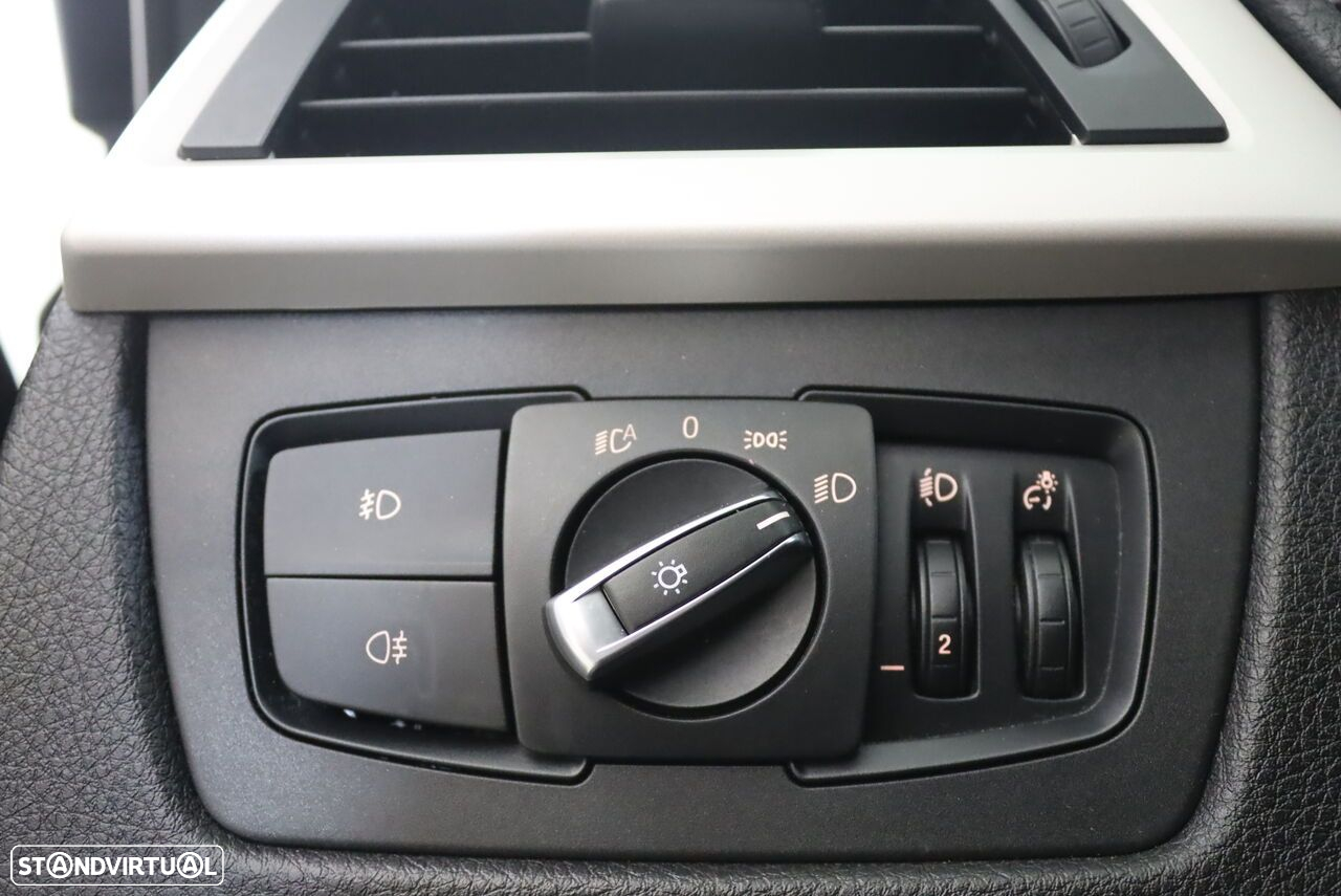 BMW 318 d Touring - 17
