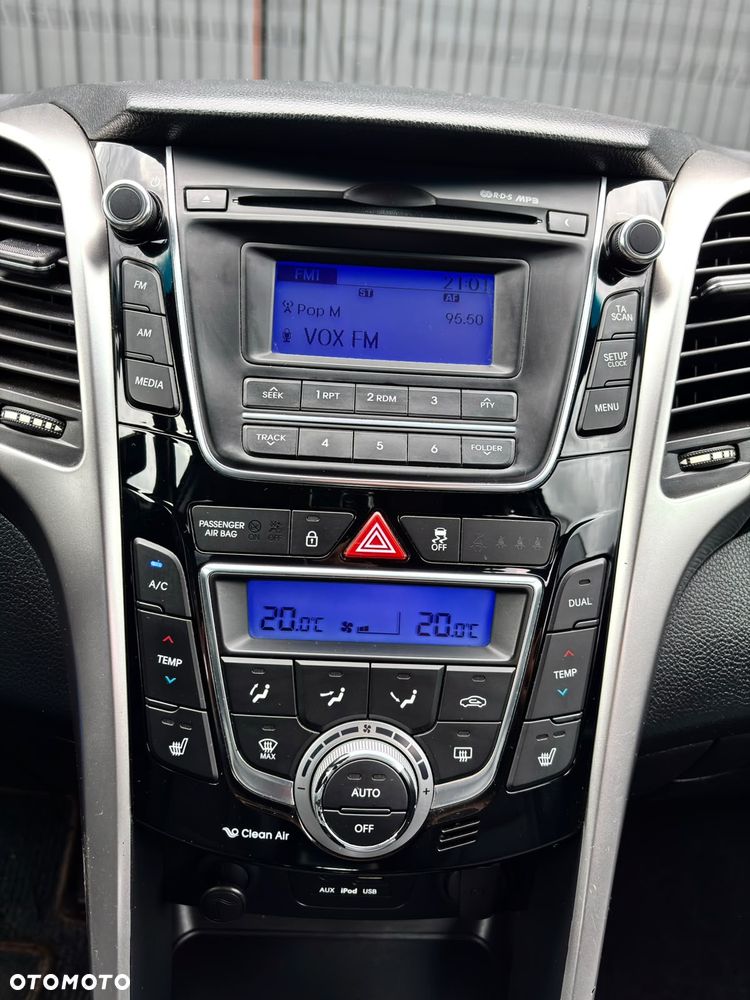 Hyundai i30 1.6 CRDi Fifa World Cup Edition - 16