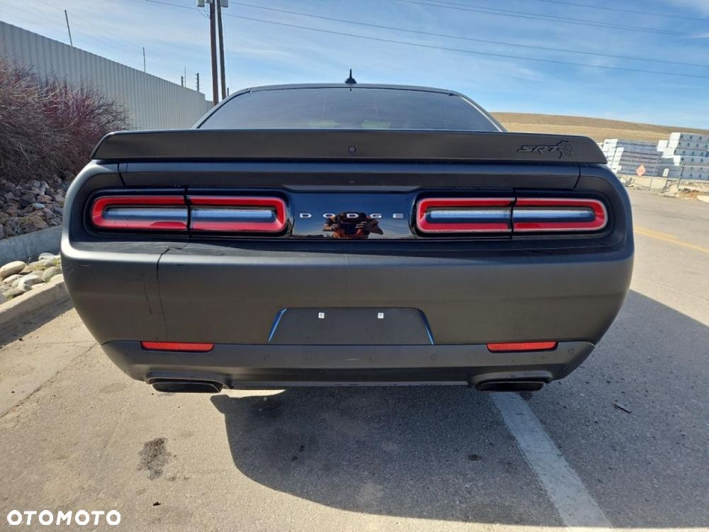 Dodge Challenger - 5