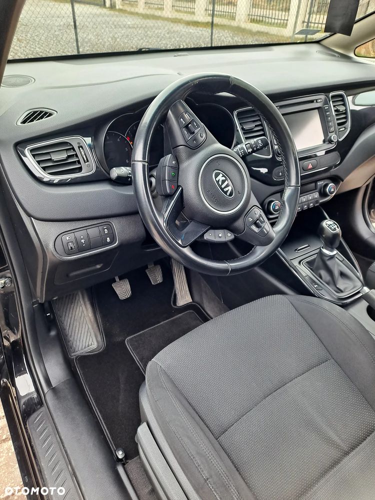 Kia Carens 1.7 CRDi M 7os - 9