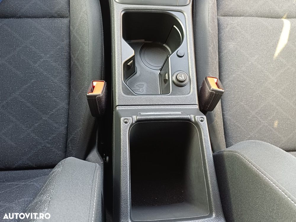 Volkswagen Golf 1.5 TSI ACT Life - 27