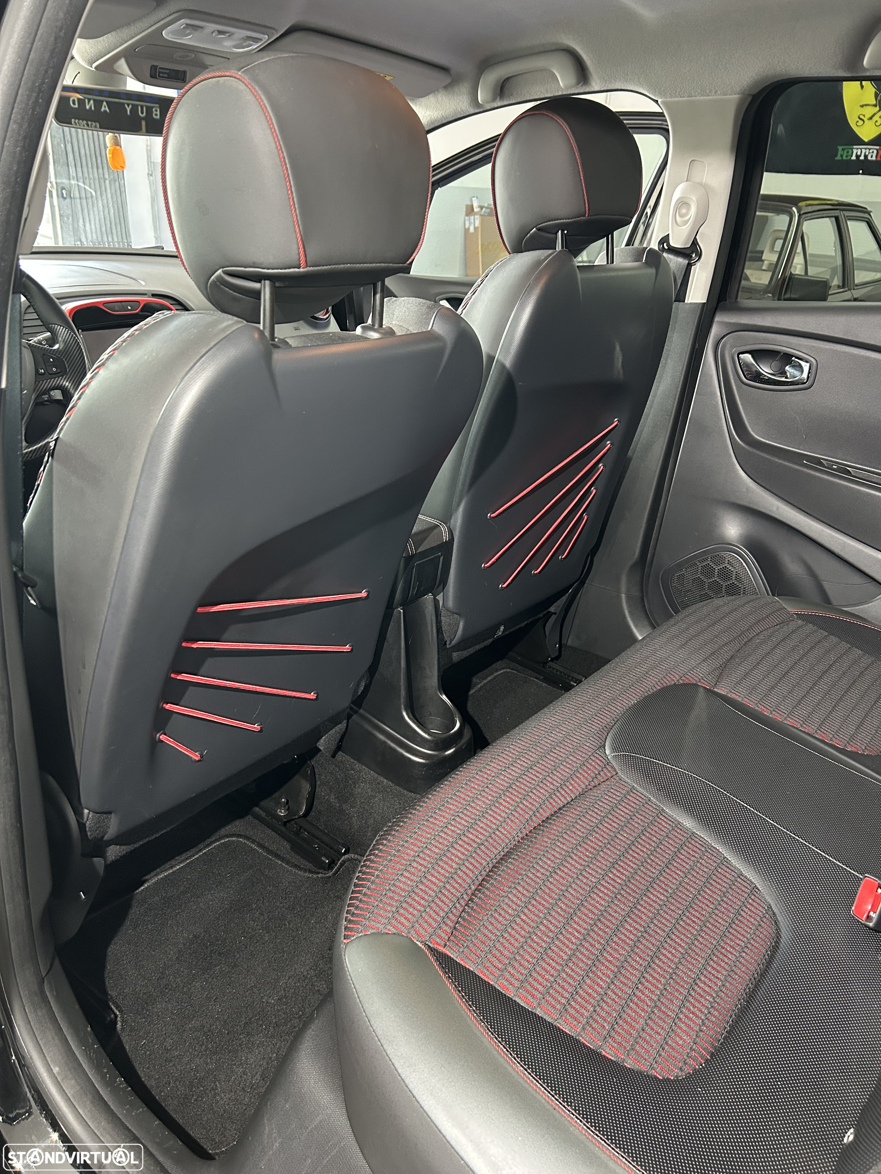 Renault Captur 1.5 dCi Helly Hansen - 15