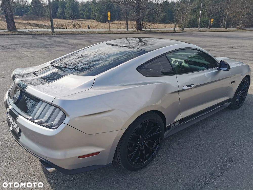 Ford Mustang - 4