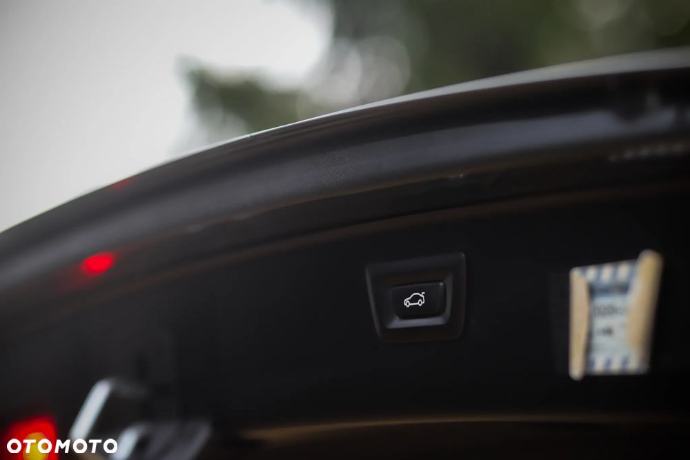 BMW Seria 5 520d xDrive - 22