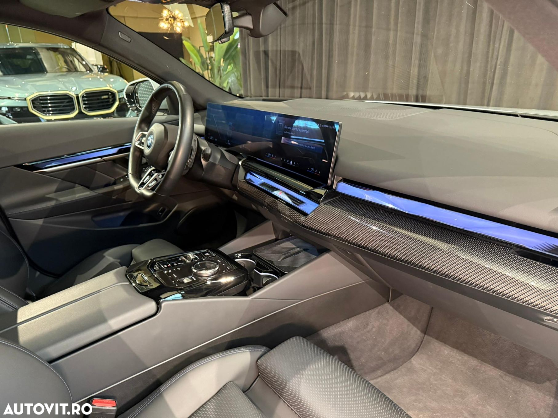 BMW Seria 5 550e xDrive Aut. - 24